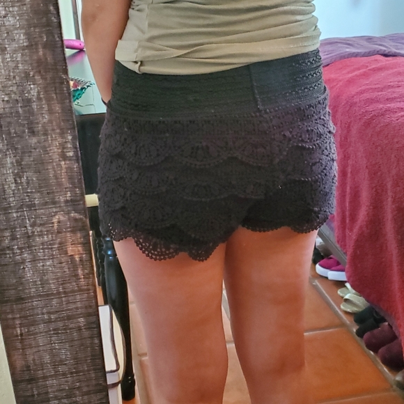 Rewind Crochet Lace Shorty Shorts Black - Picture 4 of 6